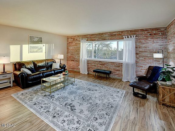 4th image of 4040 N Camino Cardenal