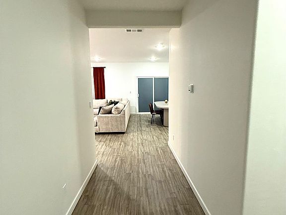 5th image of 9618 Maple Terrace Ln