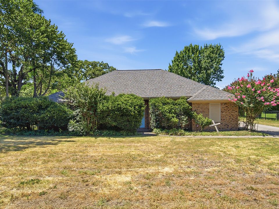 1st image of 213 White Dr