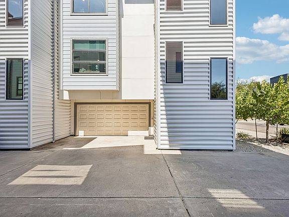 3rd image of 1925 California Dr Unit 1