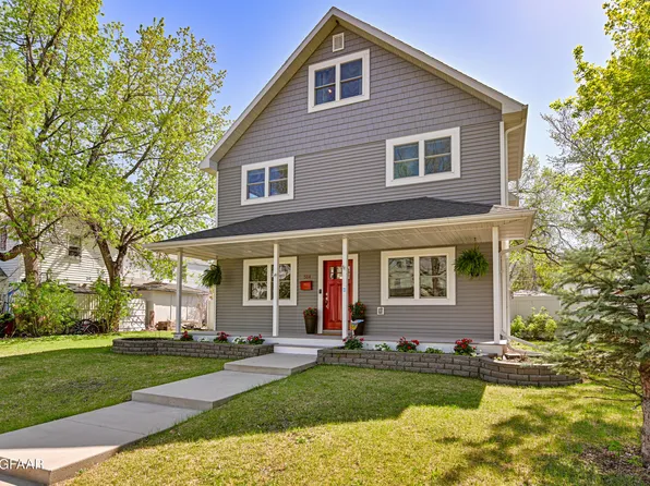 514 S 5th St, Grand Forks, ND 58201