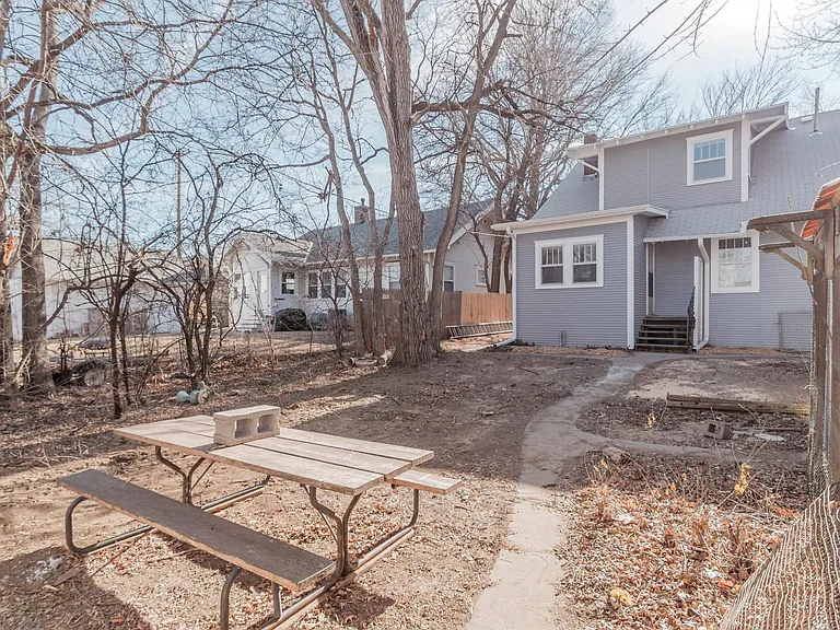 3026 Sewell St — Photo 38