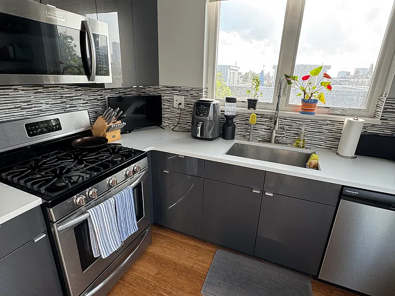 1001 S 17th St #401 — Photo 14
