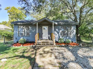 611 Dickinson Rd, Alvin, TX 77511