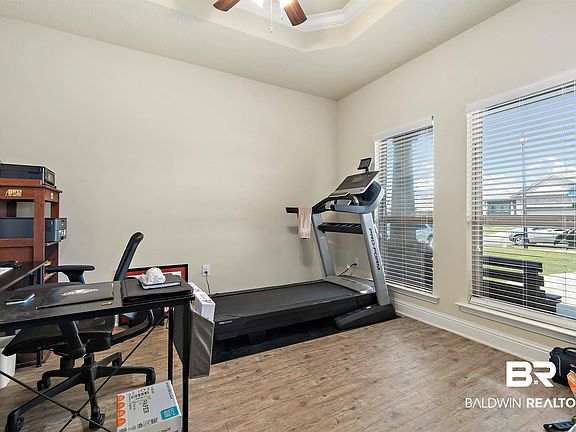 5th image of 11712 Alameda Ct