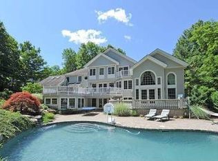 21 Harvey Ln, Upper Saddle River, NJ 07458