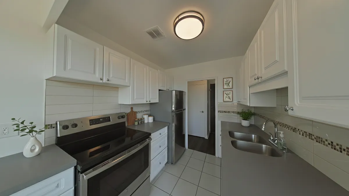 Building Photo - 6 The Donway E #2-0208