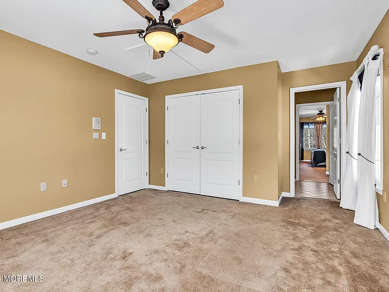24 Parkside Dr — Photo 51