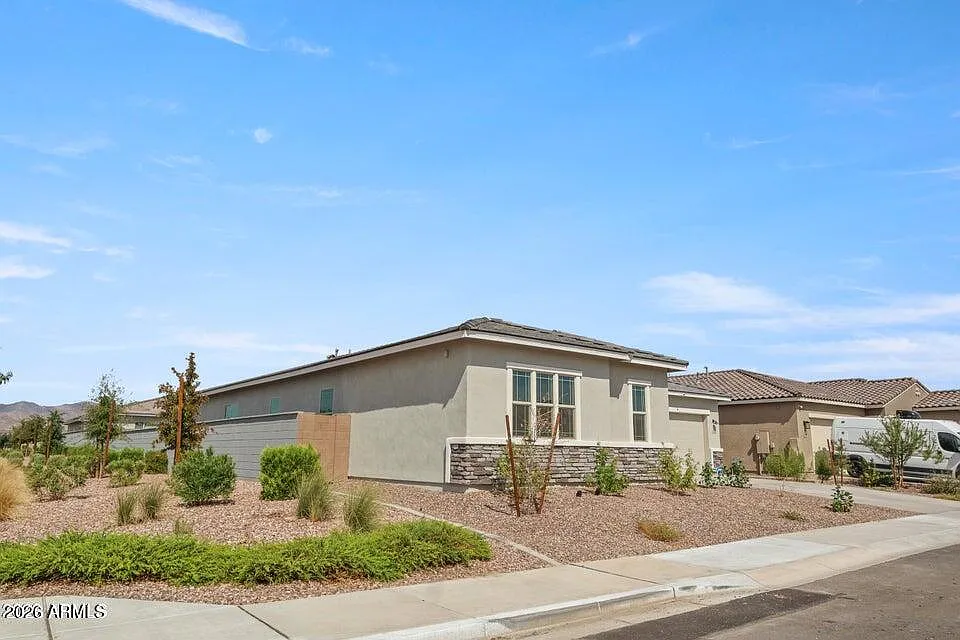 4 bed, 2.5 bath, 3031 sqft, $4,450 — Photo 2