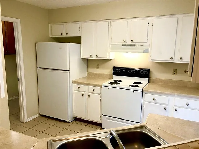 1701 Horseshoe Cir — Photo 18