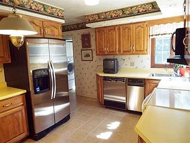 2nd image of 112 Beechwood Blvd