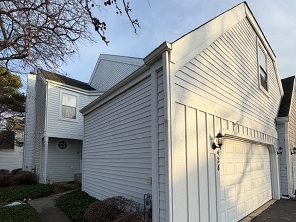 4th image of 428 Country Lane Ct
