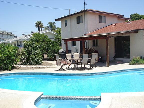Pool & Jacuzzi