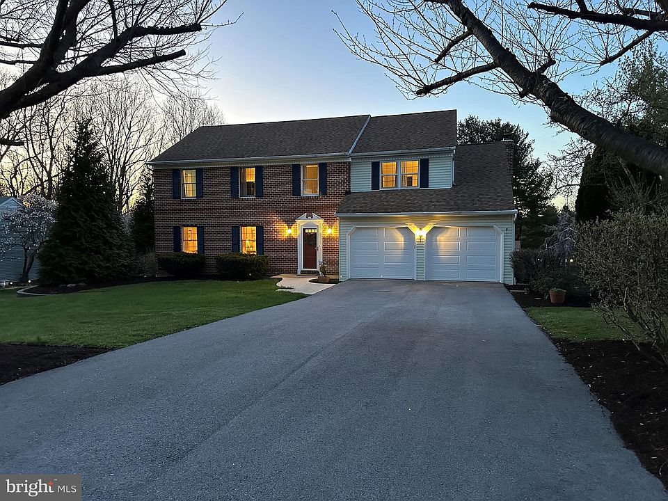 1st image of 302 Bishop Morgan Ct