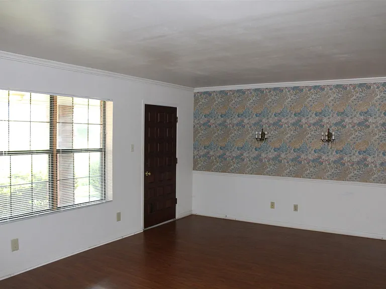 535 W Prairie Lea St — Photo 10