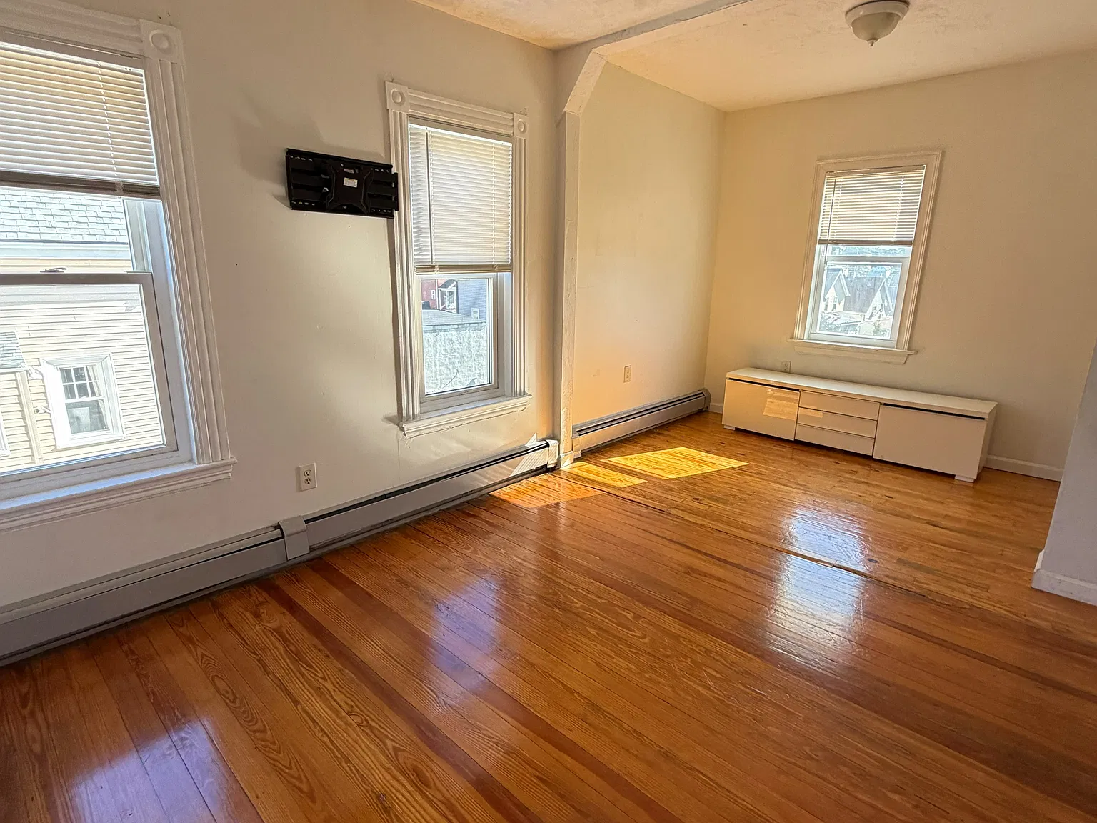 3 bed, $2,600 — Photo 3