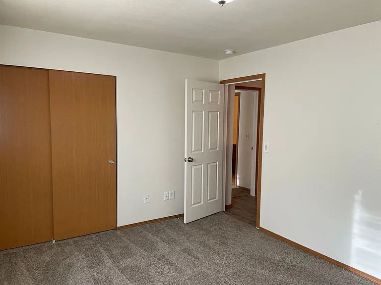 1209 W Franklin St — Photo 9