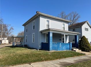 549 W 3rd St, Uhrichsville, OH