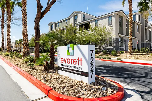 EVERETT APARTMENT HOMES Photo 1