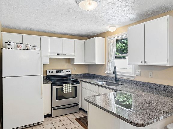 3rd image of 998 Pinkham Brook Road #D