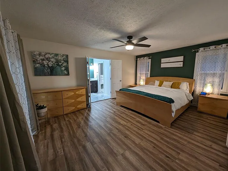 1303 Colony Dr — Photo 16