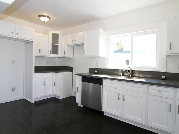 3rd image of 3757 Pueblo Ave
