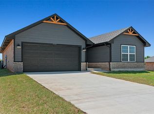 1933 Olive Ave, Tuttle, OK 73089