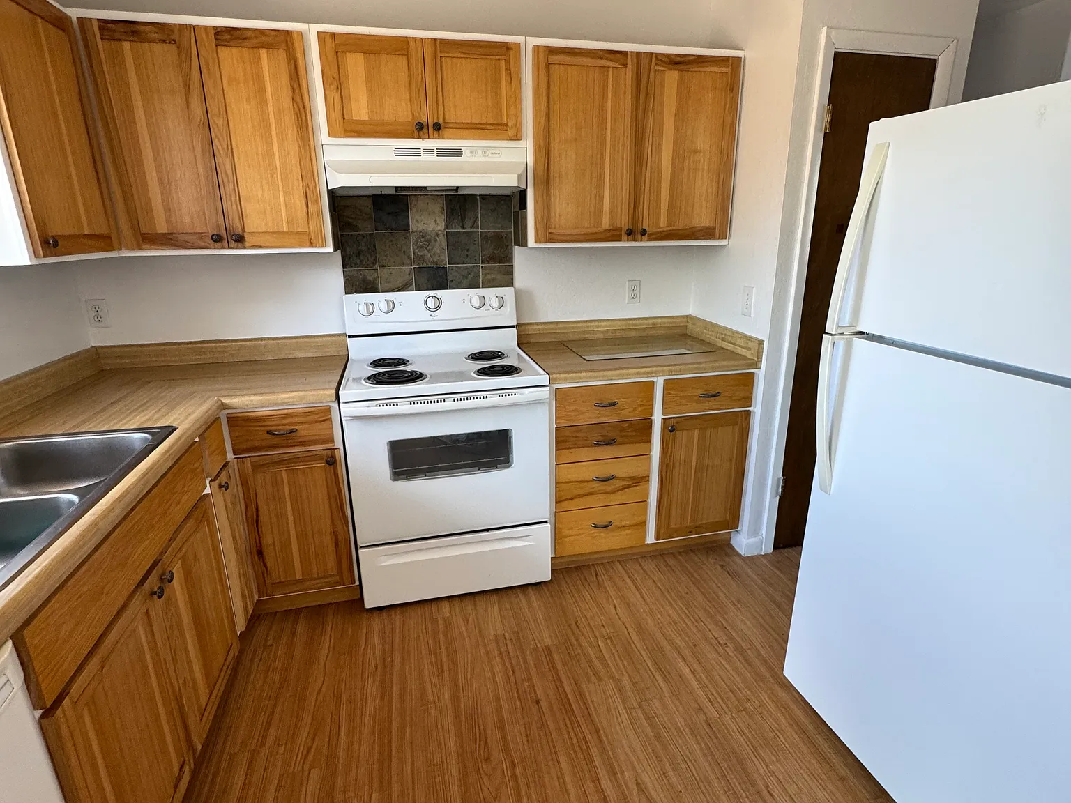 2 bed, 960 sqft, $1,200 — Photo 2