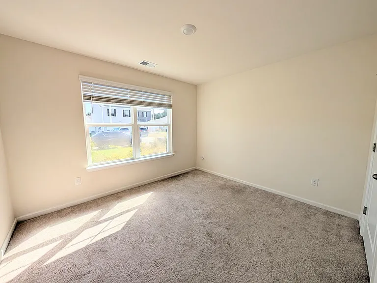 869 Twickenham Loop — Photo 22