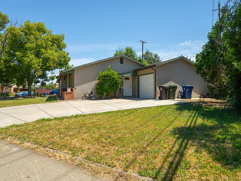 10498 Mills Tower Dr — Photo 3
