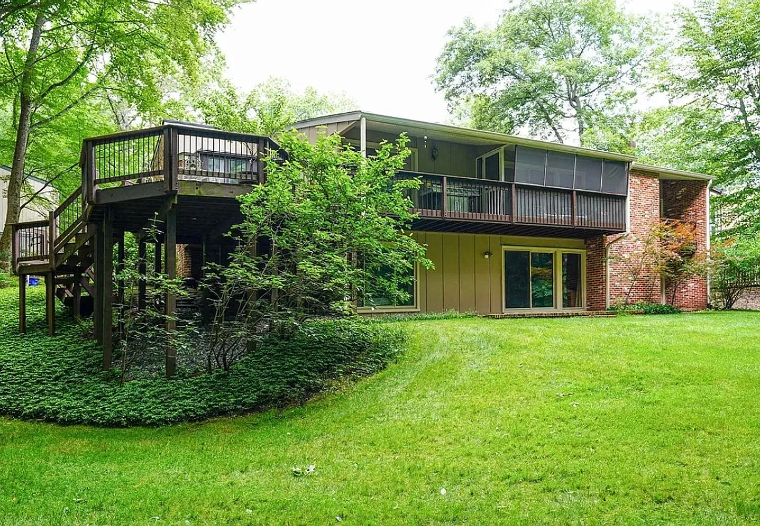 Spacious 5BR House in Potomac — Photo 3