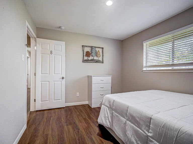 Fallbrook Dr — Photo 2