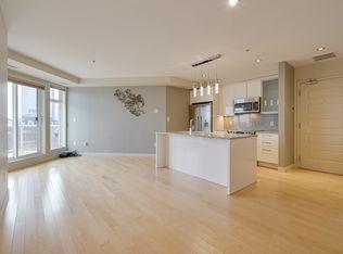 10388 105th St NW #806, Edmonton, AB T5J0C2