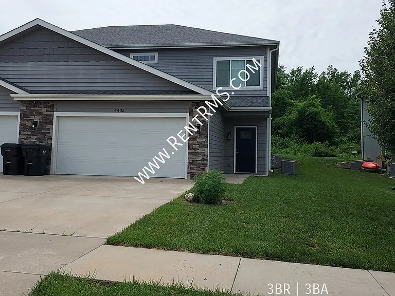 4405 SE Gemstone Ln — Photo 1