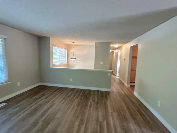 17728 159th Ave SE #2, Renton, WA 98058