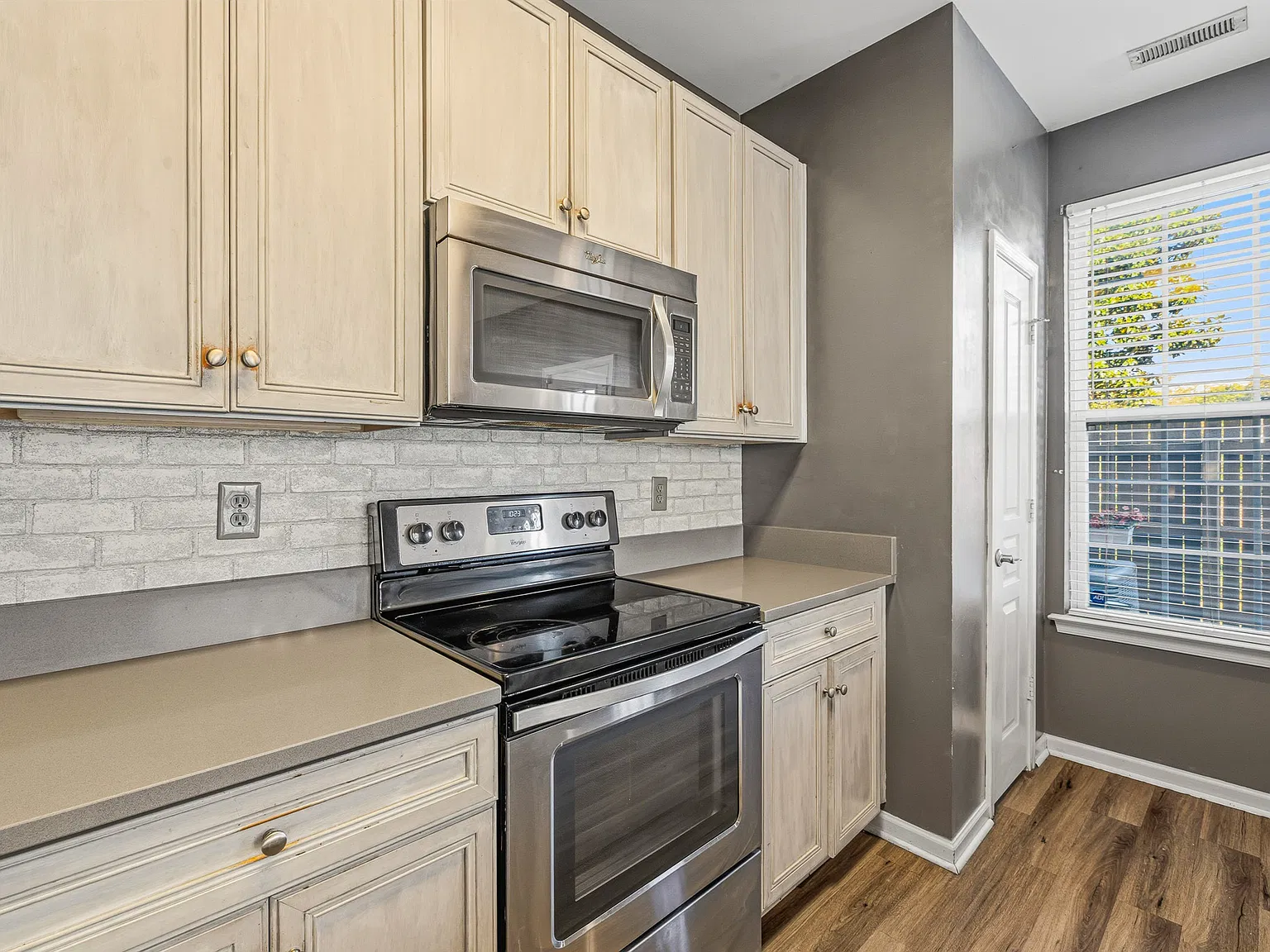1168 Westbriar Drive - 1 — Photo 4