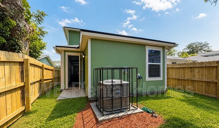 9007 Cocoa Ave — Photo 14