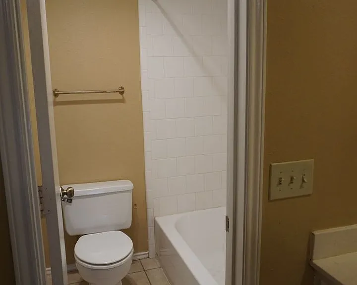 1104 Homestead Dr — Photo 9