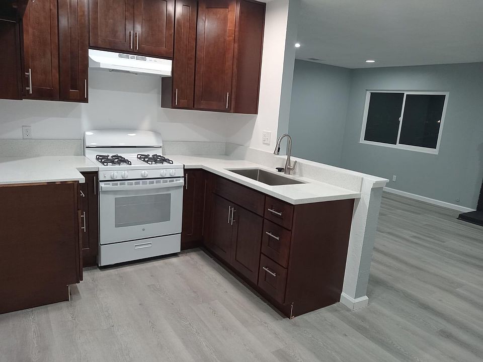 1st image of 1135 W 9th St #B