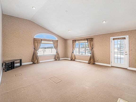 5th image of 7056 Hill Rd