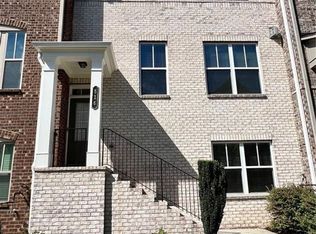516 Sunset Park Dr, Suwanee, GA 30024
