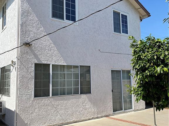 4th image of 17430 Saticoy St
