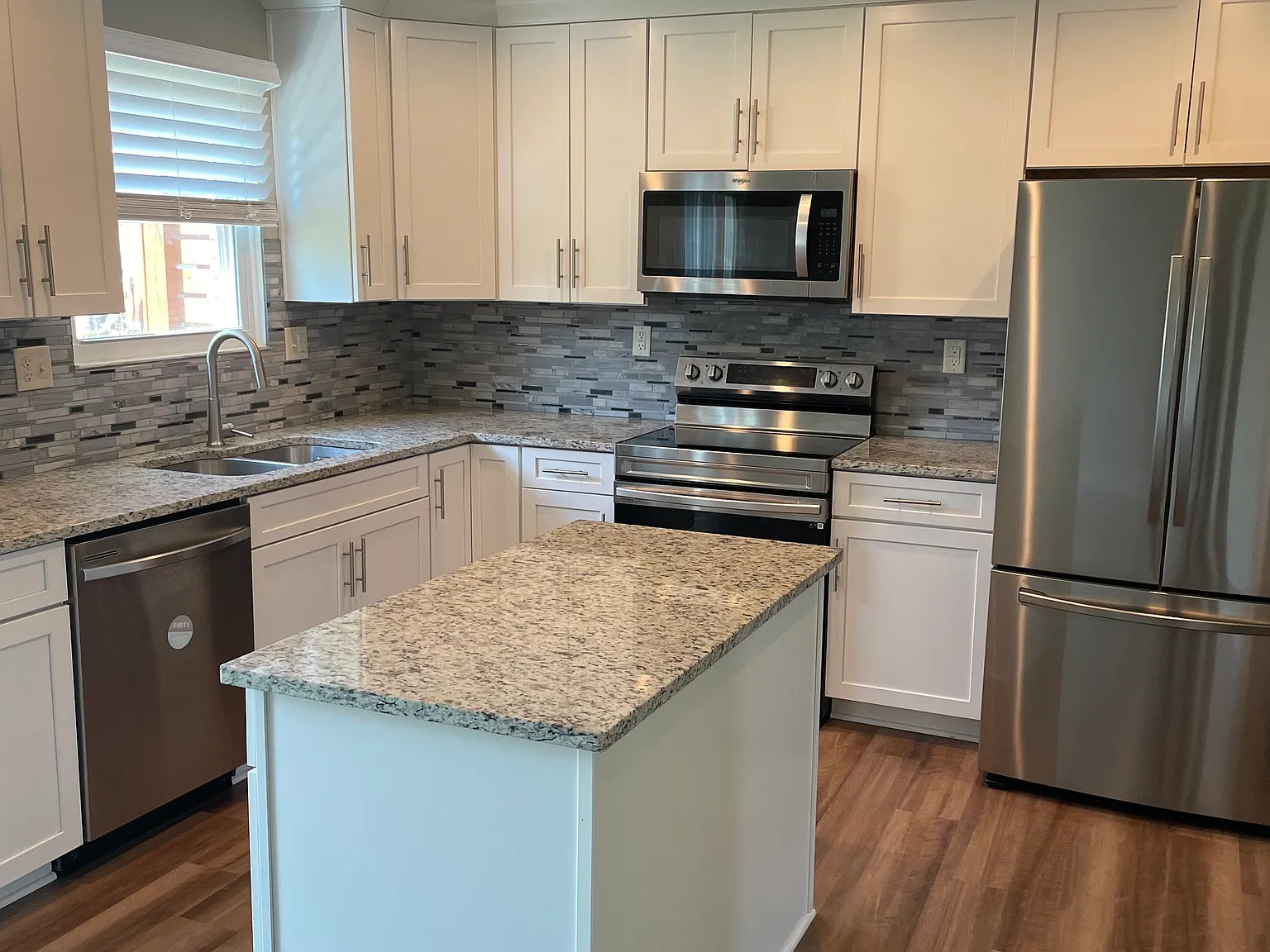 3 bed, 2.5 bath, 1450 sqft, $1,890 — Photo 3