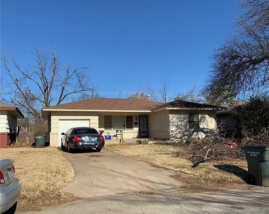 1st image of 3521 SE 22nd St
