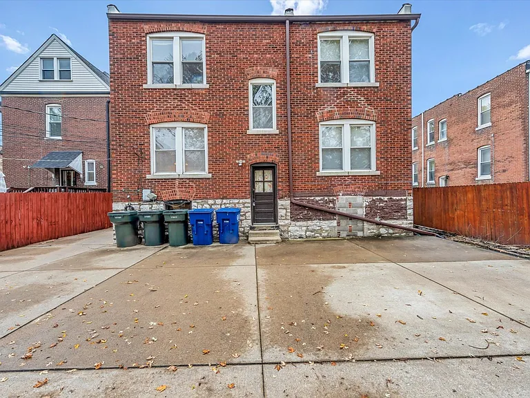 4933 Odell St #1W — Photo 20