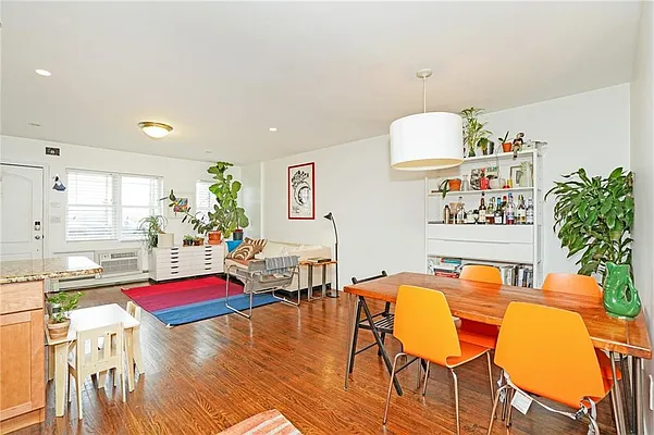 Sold by REMAX Elite | media 1