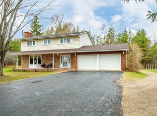 756 Champlain Rd, Tiny, ON L9M 0C2