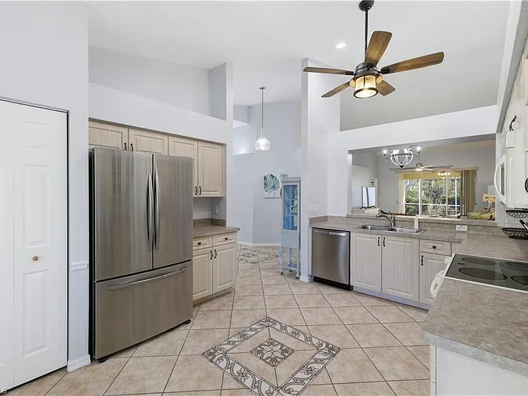 5778 Greenwood Cir — Photo 12