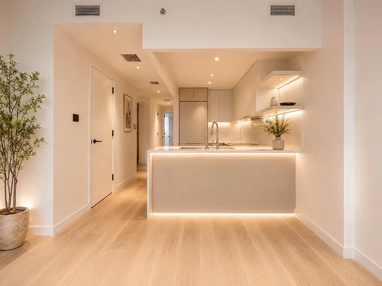 355 W 39th St #6B — Photo 4