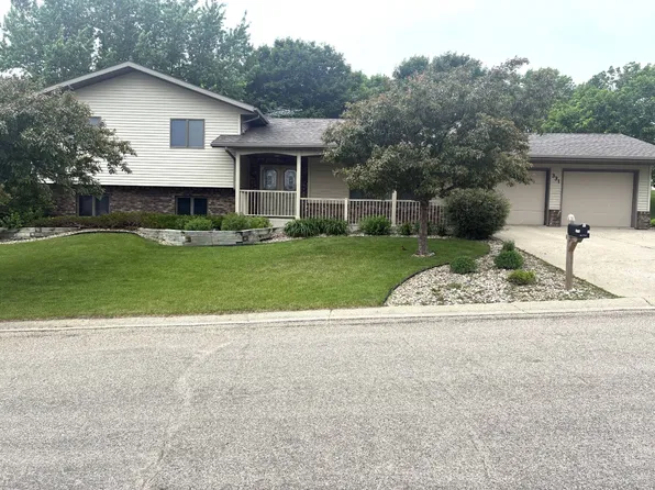 331 7th St, Chandler, MN 56122